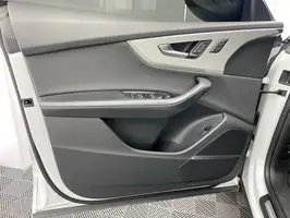 2022  Audi Q8 - Image 19