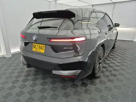 2025  Bmw Ix - Image 15