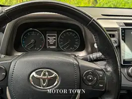 2018  Toyota Rav4 - Image 25