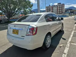 2013  Nissan Sentra - Image 16