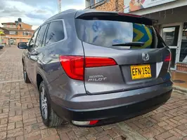 2017  Honda Pilot - Image 14