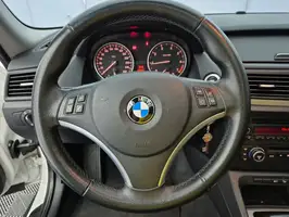 2013  Bmw X1 - Image 23