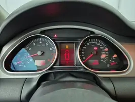 2009  Audi Q7 - Image 24