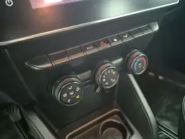 2022  Renault Duster - Image 25