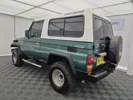1993  Toyota Land - Image 13