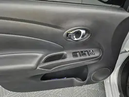 2017  Nissan Versa - Image 39
