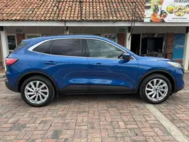 2022  Ford Escape - Image 10