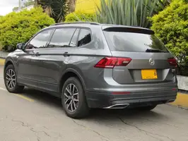 2018  Volkswagen Tiguan - Image 6