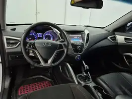 2017  Hyundai Veloster - Image 19
