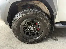 2024  Toyota Hilux - Image 23