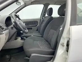 2010  Renault Symbol - Image 40