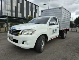 2014  Toyota Hilux - Image 11