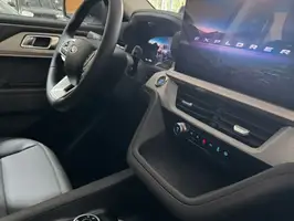 2025  Ford Explorer - Image 40