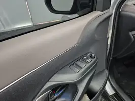 2024  Toyota Yaris - Image 38