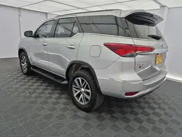 2018  Toyota Fortuner - Image 32
