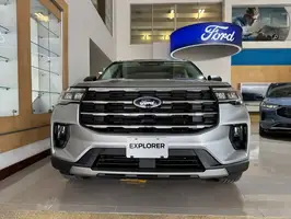 2025  Ford Explorer - Image 32