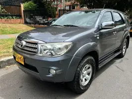 2010  Toyota Fortuner - Image 8