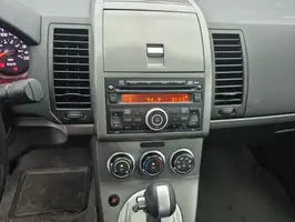 2011  Nissan Sentra - Image 25