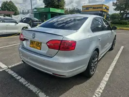 2012  Volkswagen Jetta - Image 13