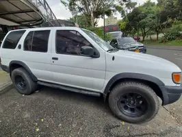 2000  Nissan Pathfinder - Image 36