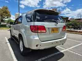 2009  Toyota Fortuner - Image 12