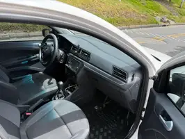 2017  Volkswagen Voyage - Image 14