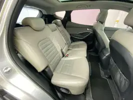 2016  Hyundai Santa - Image 21