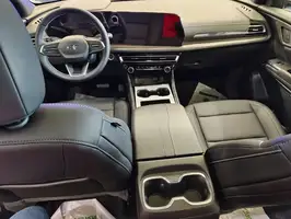 2025  Chevrolet Traverse - Image 14