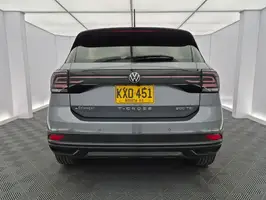 2022  Volkswagen T - Image 14