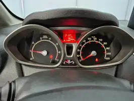 2013  Ford Fiesta - Image 25