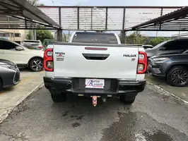 2024  Toyota Hilux - Image 11