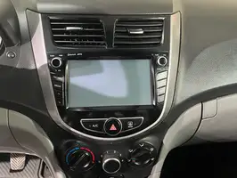 2017  Hyundai Accent - Image 19