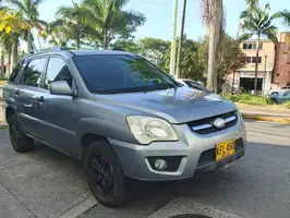 2010  Kia New - Image 8