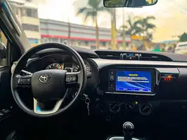 2022  Toyota Hilux - Image 16