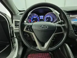 2017  Hyundai Veloster - Image 23