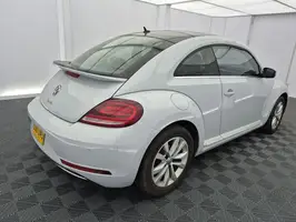2018  Volkswagen Beetle - Image 17
