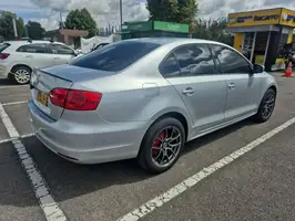 2012  Volkswagen Jetta - Image 17