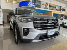 2025  Ford Explorer - Image 30