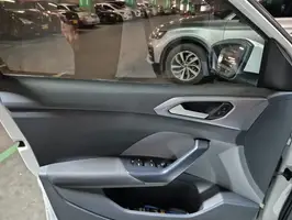 2020  Volkswagen T - Image 19