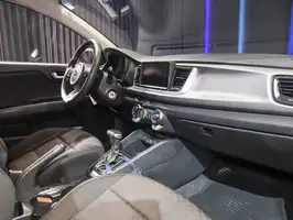 2020  Kia Rio - Image 15