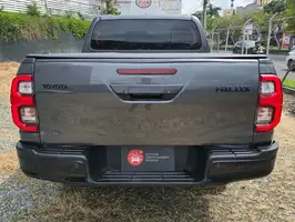 2022  Toyota Hilux - Image 11