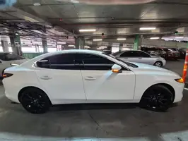 2022  Mazda 3 - Image 17