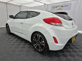 2017  Hyundai Veloster - Image 12