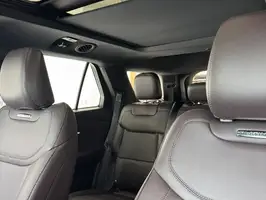 2025  Ford Explorer - Image 31