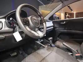2020  Kia Rio - Image 13