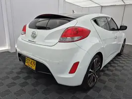 2017  Hyundai Veloster - Image 15