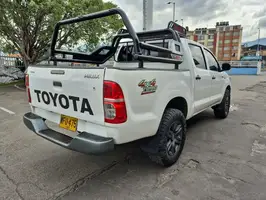 2014  Toyota Hilux - Image 17