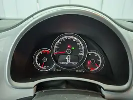 2018  Volkswagen Beetle - Image 21