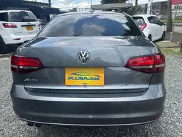 2017  Volkswagen Jetta - Image 14