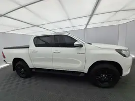 2016  Toyota Hilux - Image 7